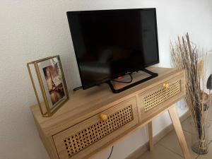 Chalet for 6 to 8 people, 3 bedroom , residence with pool