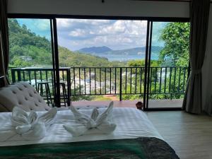 Unique Seaview 1-Bedroom House Sabaly B1