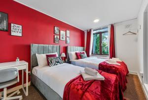 Spacious Garden Home 4 mins to Camden Station & 1 min walk to Camden Market