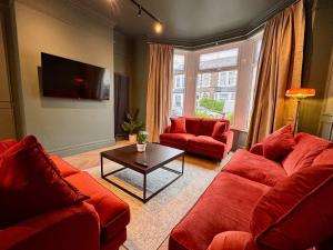 Spacious Stylish Cardiff House Near City Centre