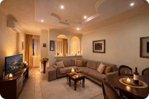 Sunny apartment near City Center and blloku area