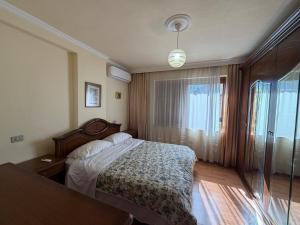 Sunny apartment near City Center and blloku area