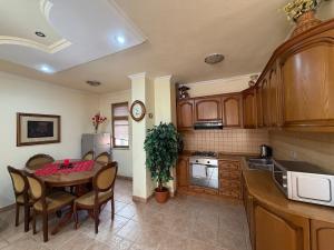Sunny apartment near City Center and blloku area