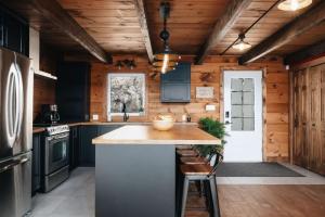 Spa Pool Table & Nature - Les Bons Vivants
