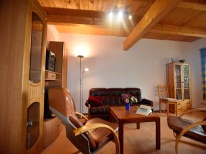 Spacious Apartment in Boddin with Garden
