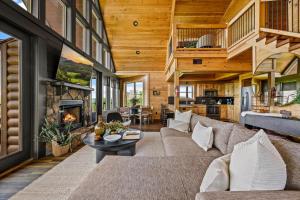 Great Mountain Views - Hot Tub Fire Pit Game Room
