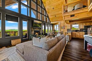 Great Mountain Views - Hot Tub Fire Pit Game Room