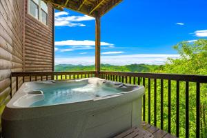 Great Mountain Views - Hot Tub Fire Pit Game Room