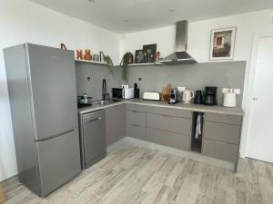 Apartamerica Garden Apartment - 150 metres from the beach