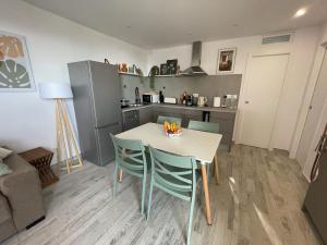 Apartamerica Garden Apartment - 150 metres from the beach