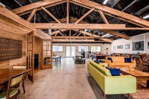 Family-Friendly Tiny House Getaway near Waldport, Oregon