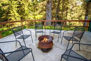 Family-Friendly Tiny House Getaway near Waldport, Oregon