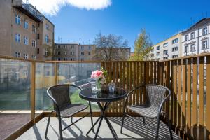 Komfortowy Apartament z Tarasem Widokowym we Wrocławiu by Noclegi Renters