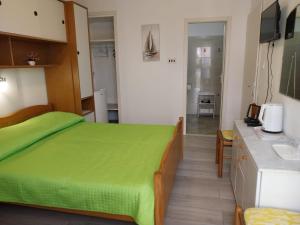 Apartment and rooms Hvar Vijola