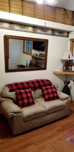Carroll, NH Pet-Friendly Cabin with Hot Tub: Your Ultimate Retreat