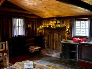 Rustic Studio Cabin Rental in the Heart of the White Mountains in New Hampshire