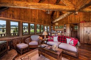 Marvelous Tower Rental in Ennis, Montana - Fantastic Family Glamping Vacation Spot near Virginia City