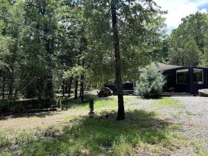 Romantic Container with Jacuzzi Great for a Couples Retreat in Texas