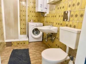 Central Long-Term Apartment near First District