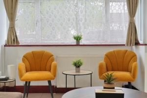 Beautiful 4BR London home, parking and garden