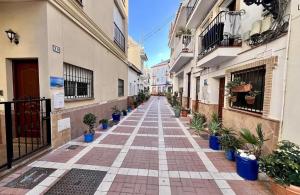 Car Apar - Ground-Floor Apartment 40 m from La Carihuela Beach - AC, No Stairs