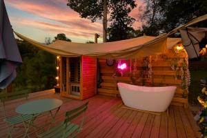 Spectacular Scenery Awaits: Modern Tiny House with Sauna in Coldspring, TX