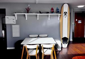 Duplex Waikiki Seaside Full Kitchen Big Terrace NR HPU Sleeps 8