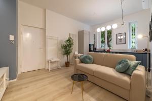 8 Minute Walk from Milan Central Station