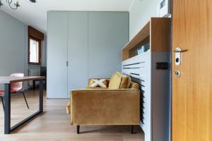 GuestHost - Bright Terrace Studio X2 Affori MM3