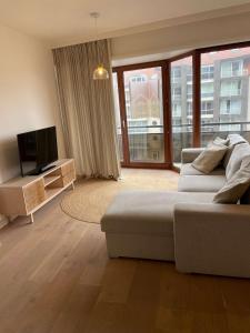 Sun-Filled Modern Apartment for 2