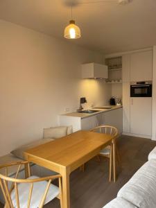 Sun-Filled Modern Apartment for 2