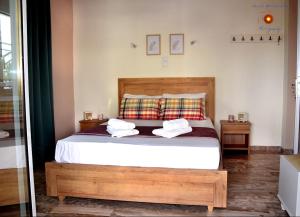 Dimitras Little House