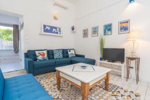 Belle Maison Bleu Azur
