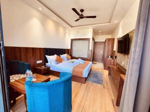 Hotel Sky Heaven Dalhousie Mall Road