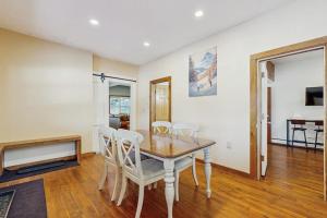 Plum Rose Carriage House
