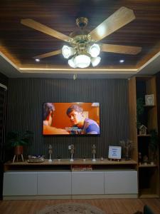 Marcus Tiny House - Chocolate in Cabanatuan City