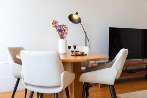 Modern Charming Loft with balcony in central Porto by Lisbeyond