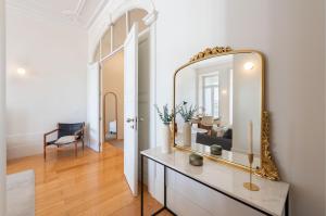 Modern Charming Loft with balcony in central Porto by Lisbeyond