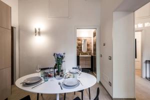 The Best Rent - Two-Bedroom apartment near Fori Imperiali