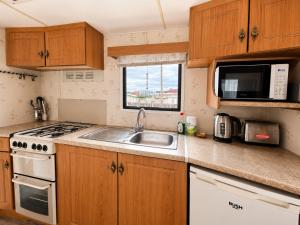 The Hemsbee Static caravan 117 Sandsgate Hemsby