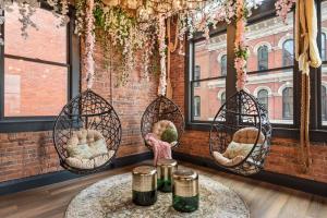 The Velvet Songbird Downtown Luxe Sleeps 24
