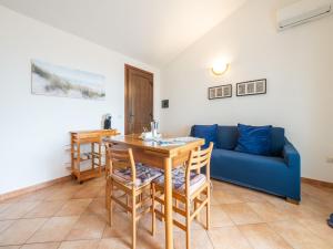 Sea view apartment with shared pool img3
