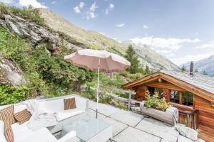 Chalet Hinter dem Rot Stei, private wellness, in ski and hiking area of Zermatt