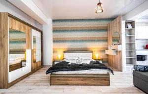 Coral Bay Resort S
