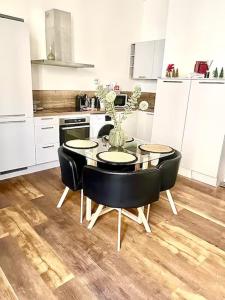Appartement T3 Centre Nîmes - 2 ch - Maison Carrée