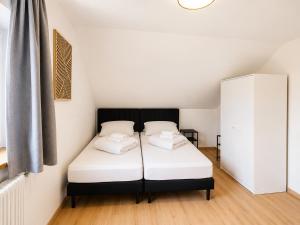 CROWN LIVING Basic Studios - Self Check-In - Free Parking - Highspeed WiFi - Ideal for Holiday and Work Stays