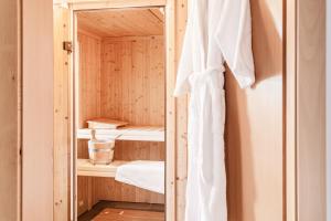 Chalet Hinter dem Rot Stei, private wellness, in ski and hiking area of Zermatt