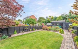 1 bed apt Sleeps 2 Oswestry Parking Garden
