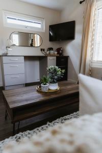 The Botanical - Luxury Glamping Lodge Cheshire