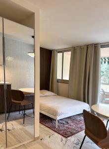 Cozy Studio, Pool & Beaches 2 min away